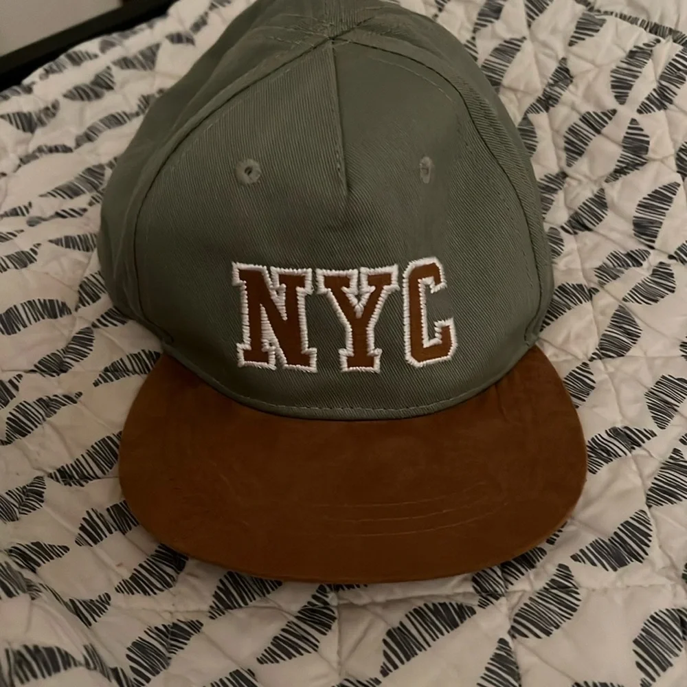 9-12M Green and Brown “NYC” H&M baseball cap